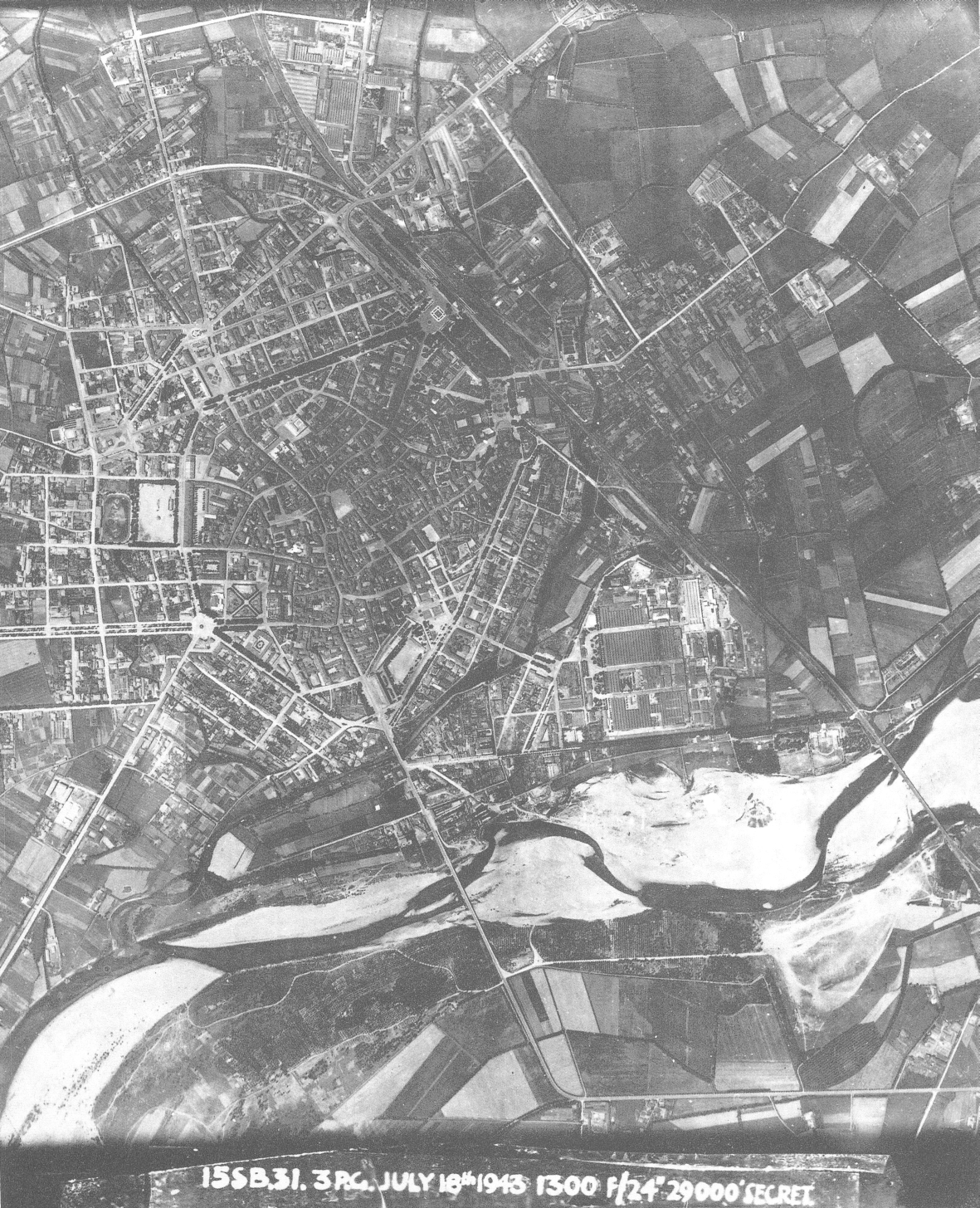 Foto della ricognizione aerea RAF del 18 luglio 1943 Foto della ricognizione aerea RAF del 18 luglio 1943